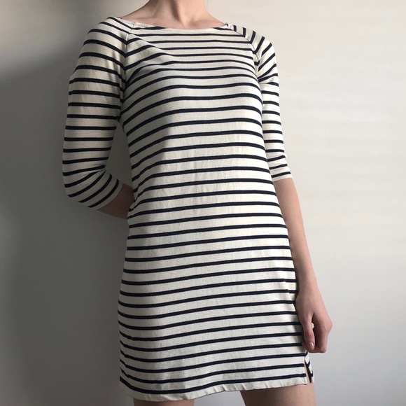 Reitmans Dresses & Skirts - Reitmans White and Navy Striped 3/4 Sleeve Dress